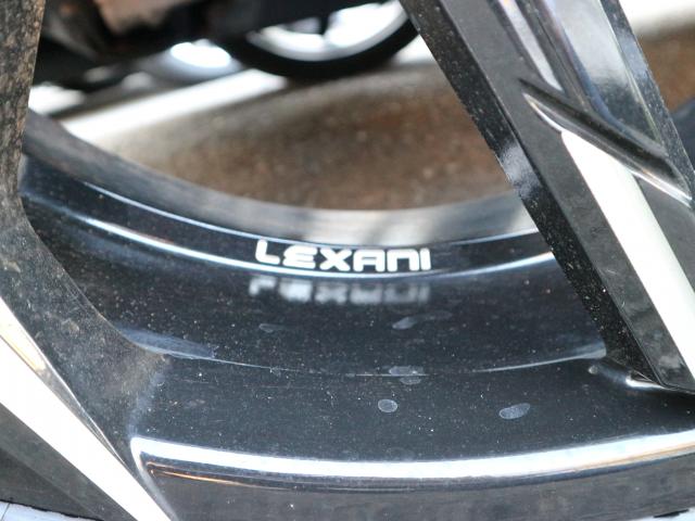 キャデラック エスカレード プラチナム　正規D車　LEXANI26インチ　ローダウンの画像18