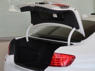 BMW M5 ベースグレード ガラスサンルーフ 電動トランク ブラックレザー 純正HDDナビ バック&トップビュー シートベンチレーション&ヒーターの画像9
