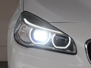 BMW 2シリーズ 218iAアクティブツアラー セレブレーションエディション・ファッショニスタ ベージュレザー 電動リアゲートの画像6