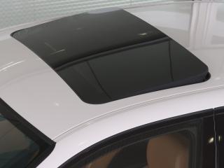 BMW M5 LCIモデル サクラムマフラー ベージュレザー フロントスポイラー ガラスサンルーフの画像5