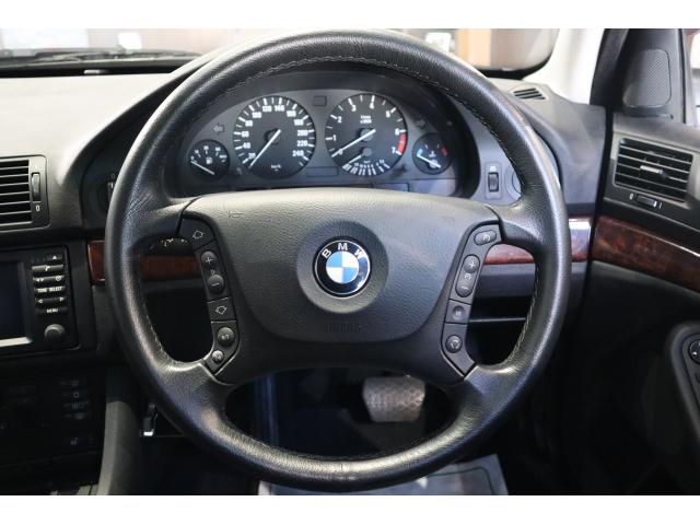 BMW 5シリーズ 525iツーリングハイラインの画像9