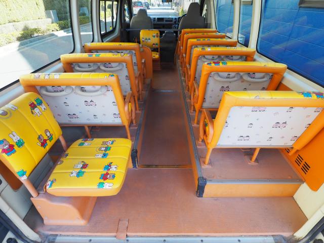 トヨタ ハイエースコミューター 幼児バス 園バス　スクールバス 大人4名幼児18名 オートステップの画像4