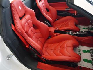 フェラーリ 488 スパイダー カーボンレーシングシートの画像8
