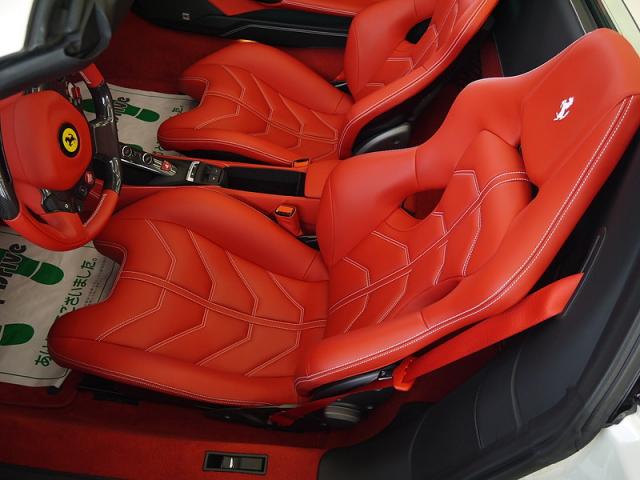 フェラーリ 488 スパイダー カーボンレーシングシートの画像7