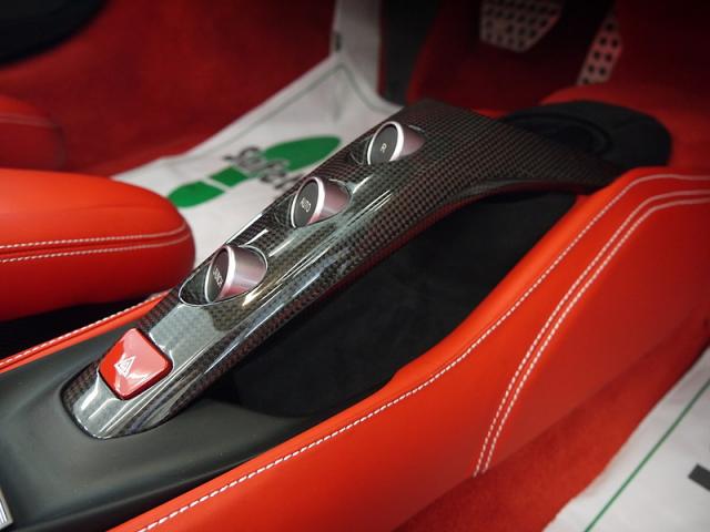 フェラーリ 488 スパイダー カーボンレーシングシートの画像20
