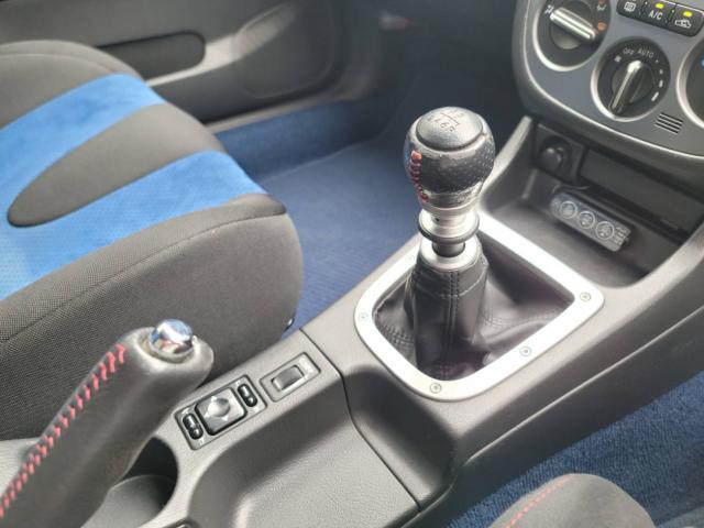 スバル インプレッサ WRX STi フルエアロ RECAROフルバケットシート MOMOステアリング DCCD ABS Defi追加メーター ゼロスポーツトリプルメーターフード STiフロントタワーバー BLITZ車高調の画像16