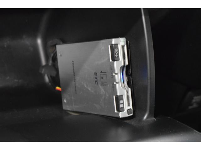 ホンダ ステップワゴン スパーダ Z後期型 ナビ 地デジTV フルセグ ETC コーナーセンサー CD DVD マニュアルモード スマートキー HID フルフラット アイドリングストップ 横滑り防止機能 両側パワースライドドアの画像8