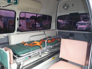 トヨタ グランビア 救急車 超低走行の画像11