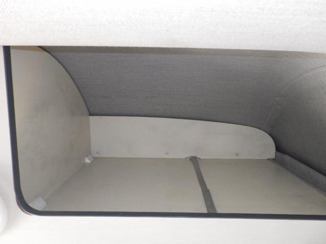 いすゞ エルフUT バン 車中泊  移動事務室の画像12