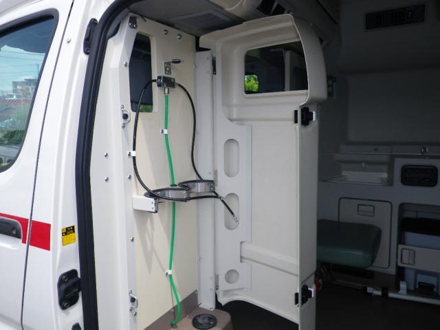 トヨタ グランビア 救急車 ハイメディック 超低走行の画像14