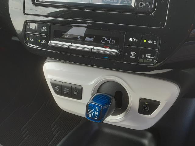 トヨタ プリウス S LEDヘッドランプの画像14